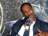 Snoop Dogg With The BOSS DOGG Mic3.jpg (106276 bytes)