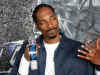 Snoop Dogg With The BOSS DOGG Mic5.jpg (100419 bytes)