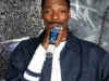 Snoop Dogg With The BOSS DOGG Mic7.jpg (89055 bytes)