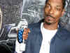 Snoop Dogg With The BOSS DOGG Mic8.jpg (110210 bytes)